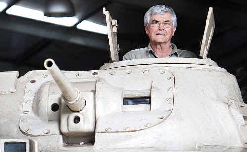 Rod Keys shows of his 1942 General Grant tank that did duty during World War II. Rod Keys shows of his 1942 General Grant tank that did duty during World War II.